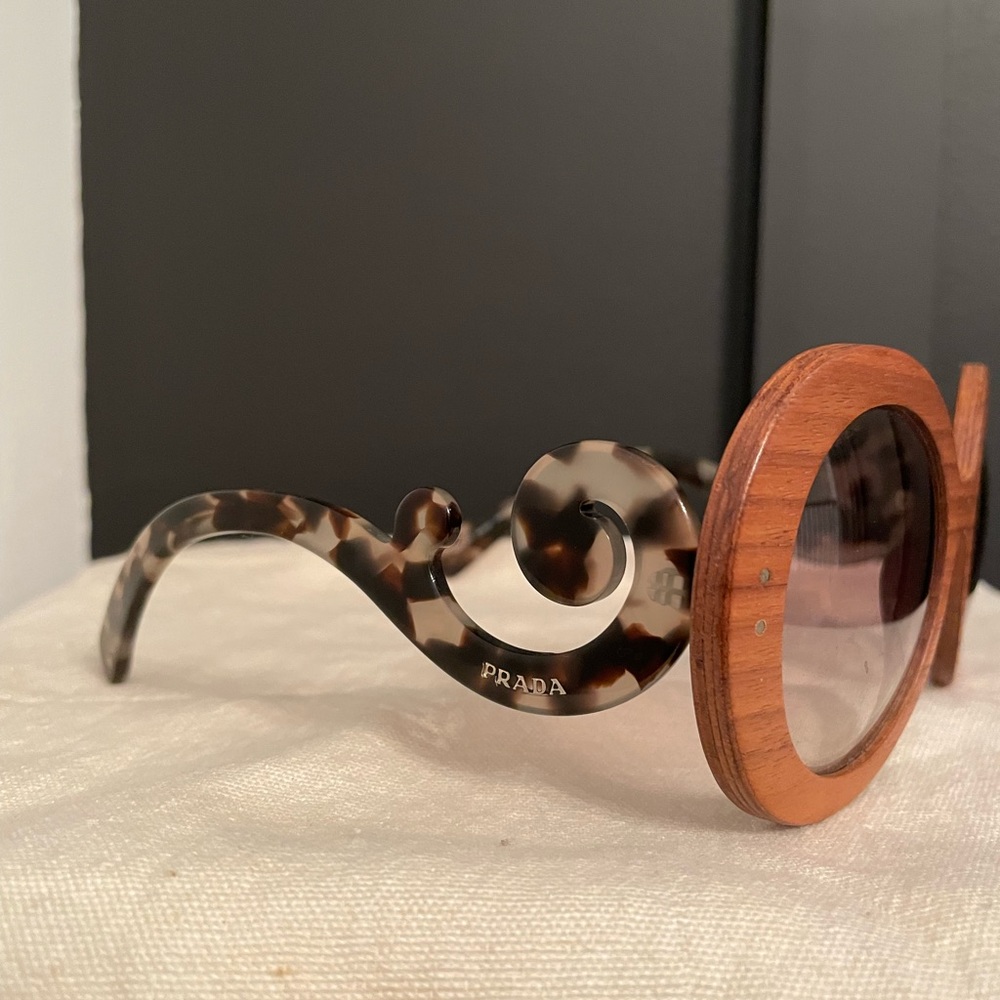 Authentic Prada sunglasses cloud shape Leg